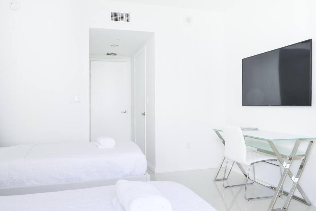 Wonderful 2 Bedroom Apt With Ocean Views At Icon Brickell Miami Esterno foto